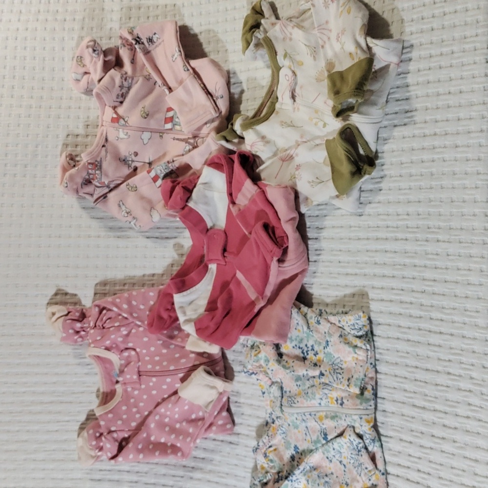 Newborn Infant Baby Girls Onesies Sleepers Long Sleeves with Footies Bundle Lot